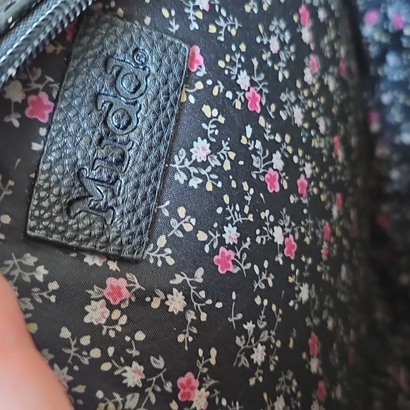 Mudd Round purse Crossbody Black Tan - Picture 7 of 10